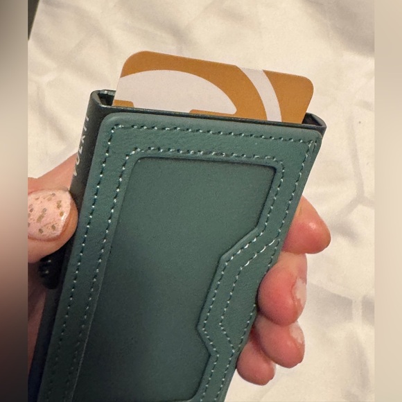 New! Vulkit Aluminum Security Wallet/Card Holder - RFID blocking - great gift! - Picture 6 of 10